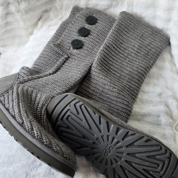 Ugg Australia Classic Cardy Triple Button Gray Knit Slip On Boots #5819 Size 7 - Picture 8 of 11